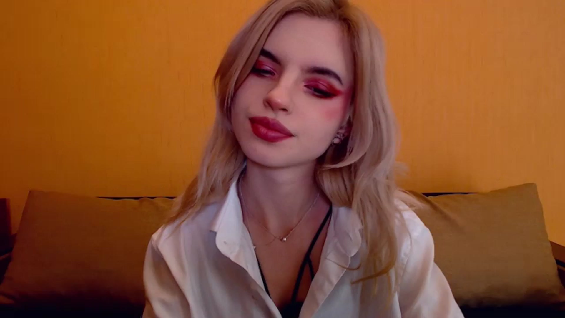 Gallery image thumbnail from Erineys's myfreecams stream on, 12/04/2023, 14:55 image 3 of 20