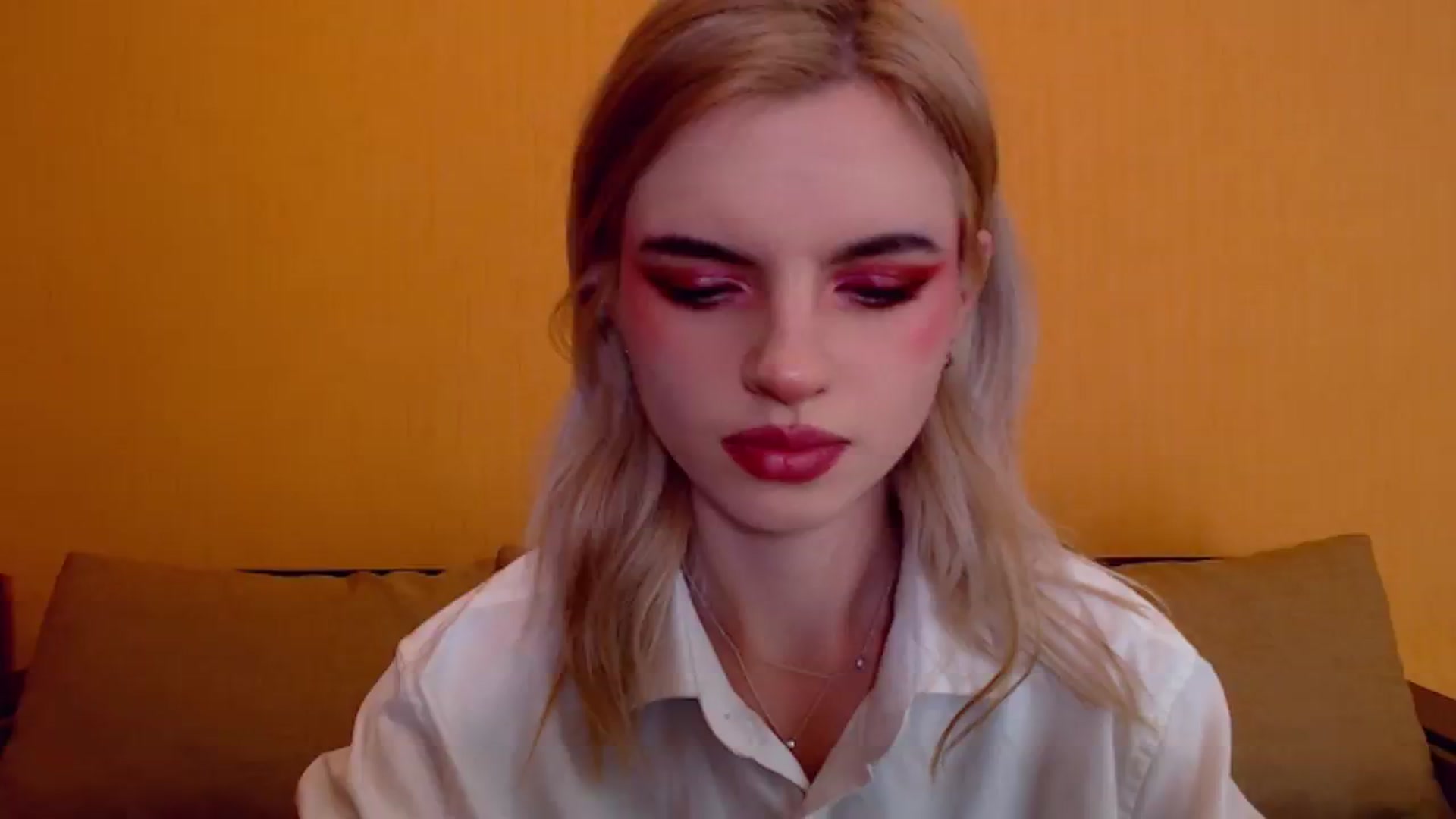 Gallery image thumbnail from Erineys's myfreecams stream on, 12/04/2023, 15:27 image 9 of 20