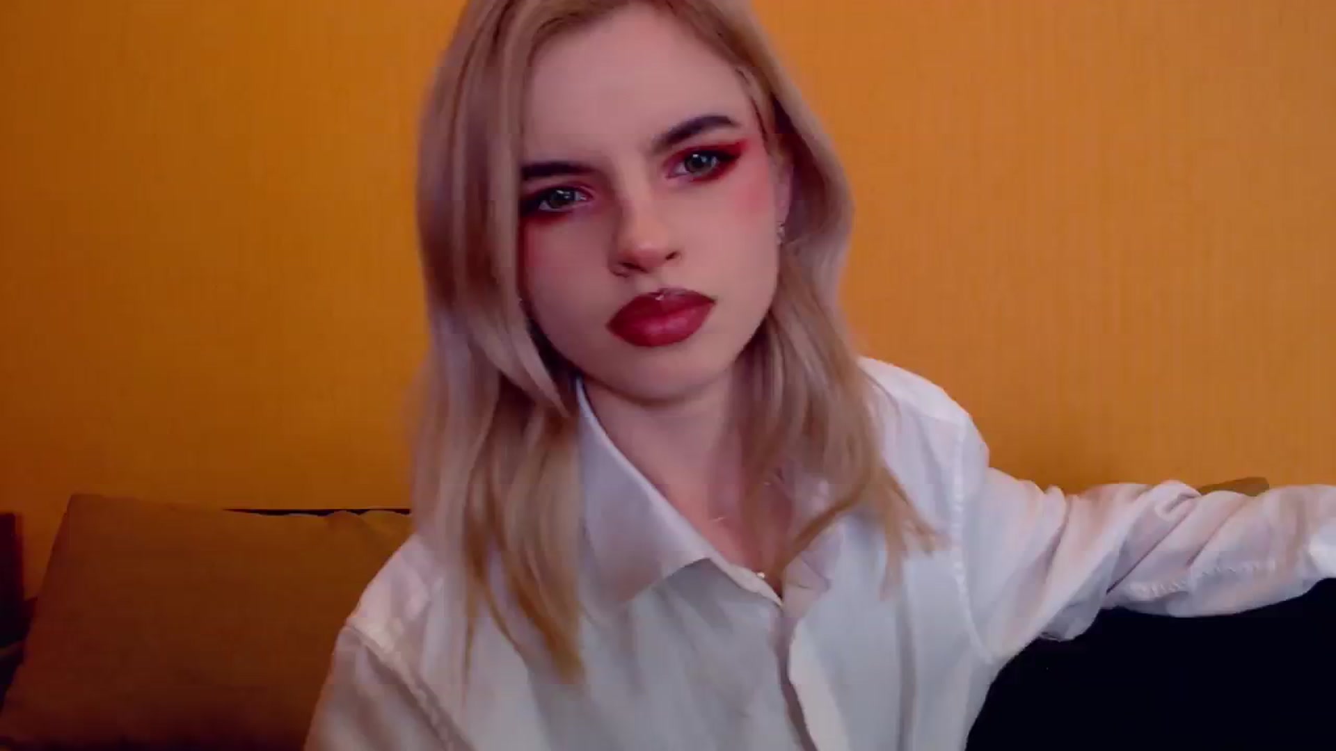 Gallery image thumbnail from Erineys's myfreecams stream on, 12/04/2023, 16:13 image 17 of 20