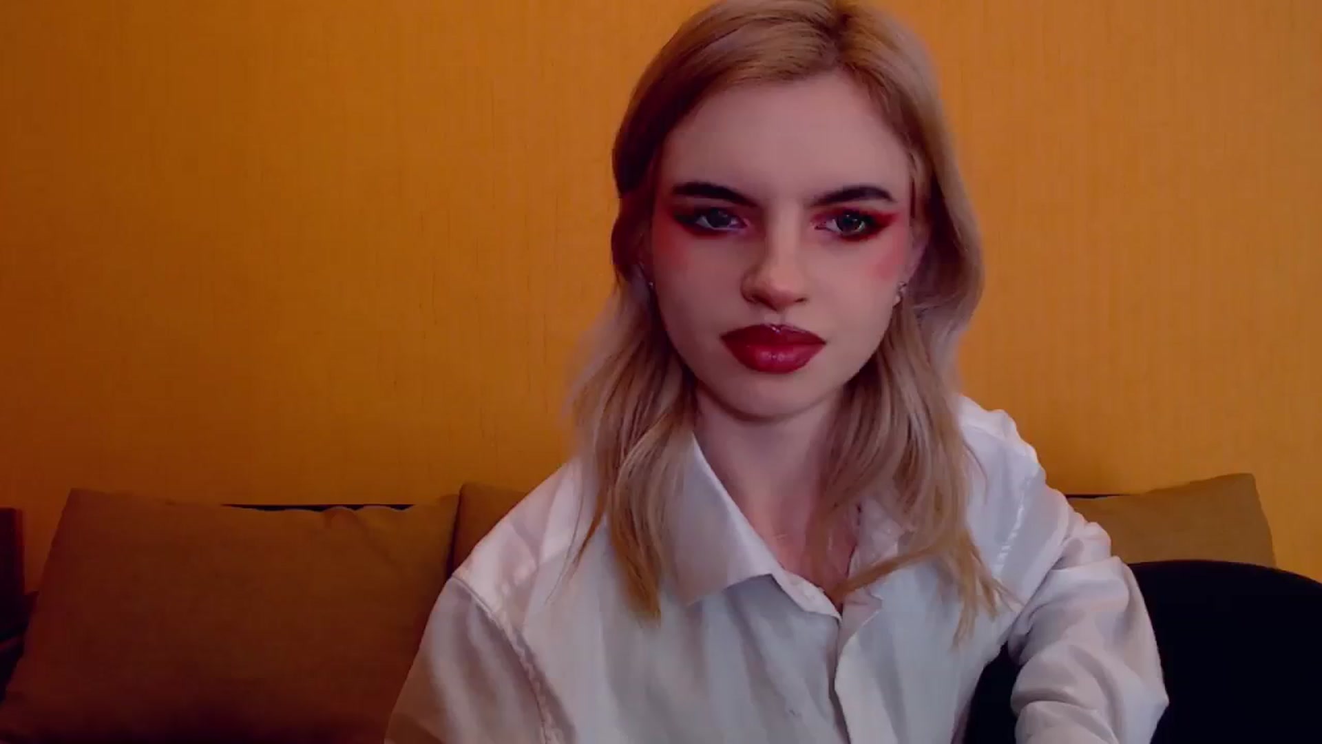 Gallery image thumbnail from Erineys's myfreecams stream on, 12/04/2023, 16:13 image 20 of 20