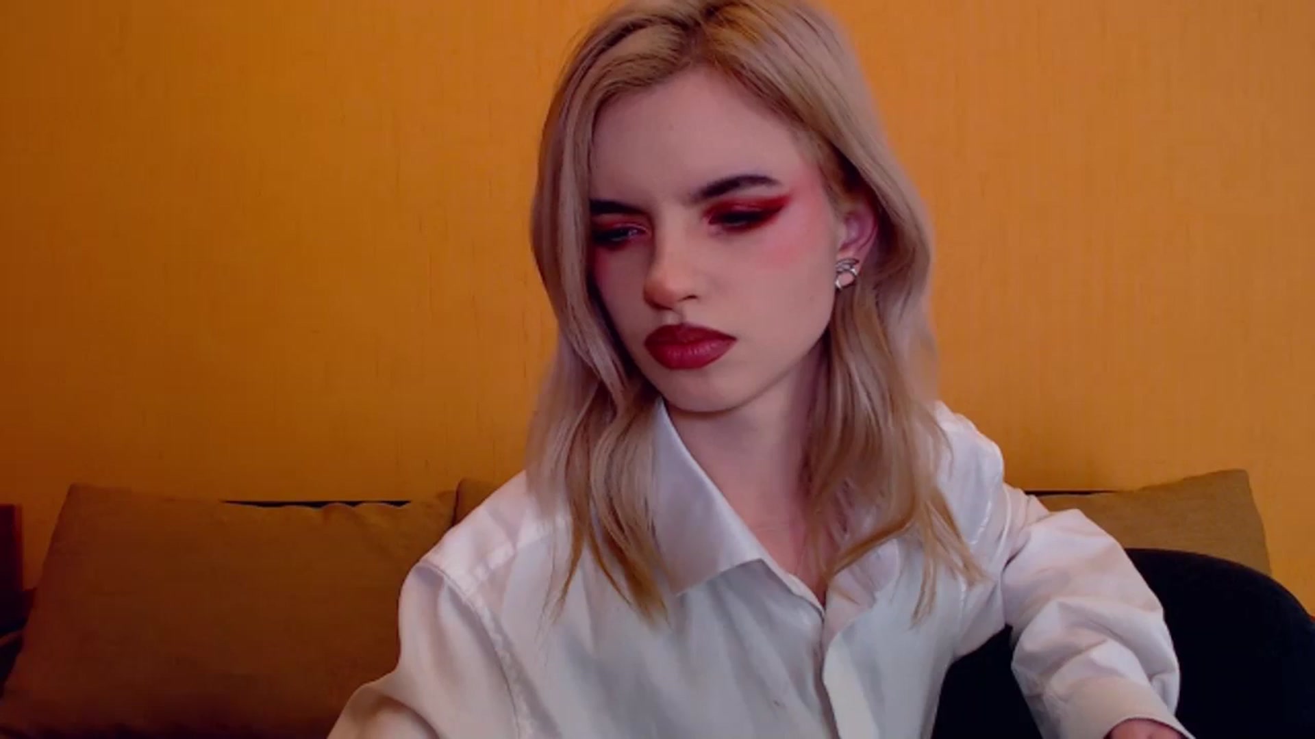 Gallery image thumbnail from Erineys's myfreecams stream on, 12/04/2023, 16:13 image 14 of 20