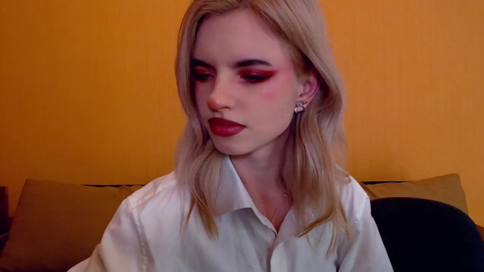 Gallery image thumbnail from Erineys's myfreecams stream on, 12/04/2023, 16:13 image 7 of 20