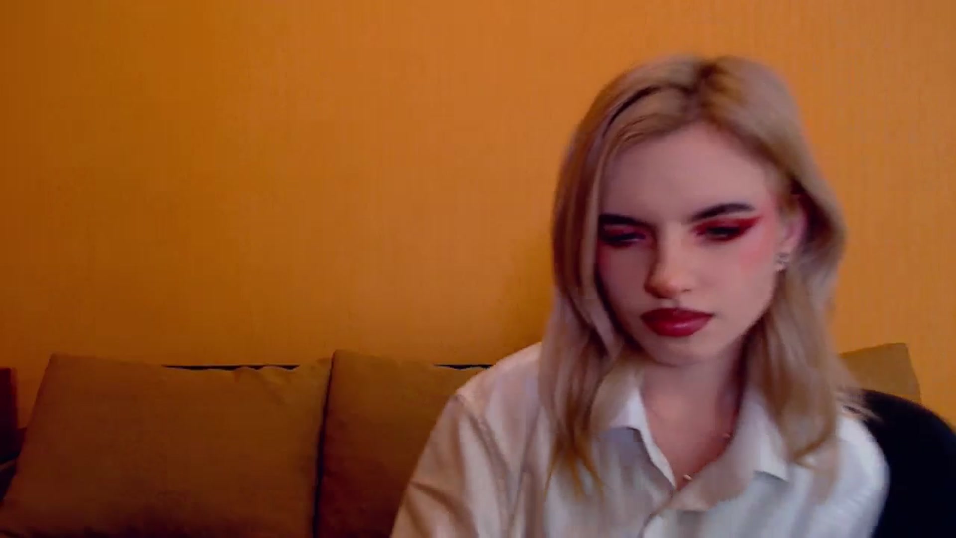 Gallery image thumbnail from Erineys's myfreecams stream on, 12/04/2023, 16:13 image 4 of 20