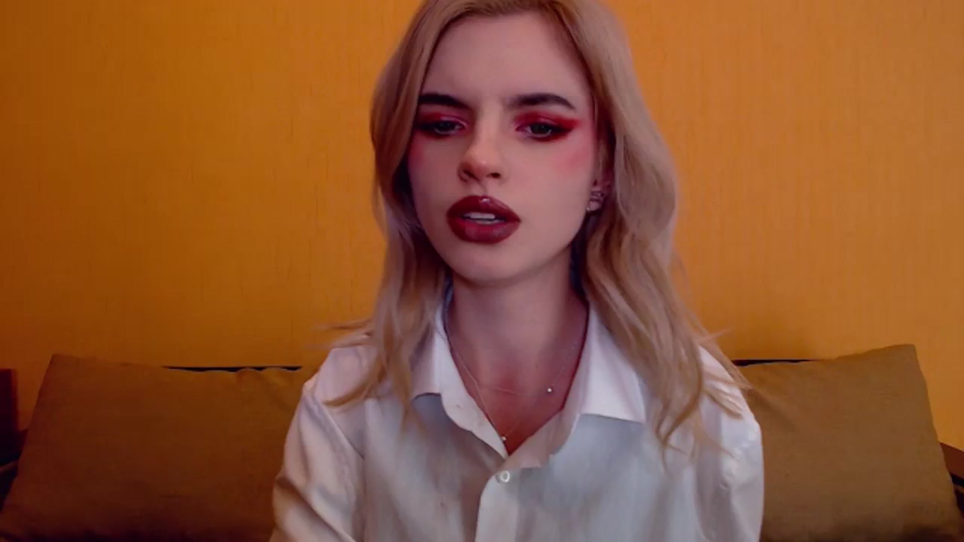 Gallery image thumbnail from Erineys's myfreecams stream on, 12/04/2023, 16:52 image 13 of 20