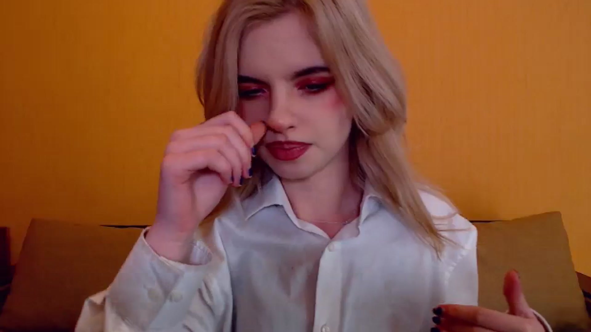 Gallery image thumbnail from Erineys's myfreecams stream on, 12/04/2023, 16:52 image 11 of 20