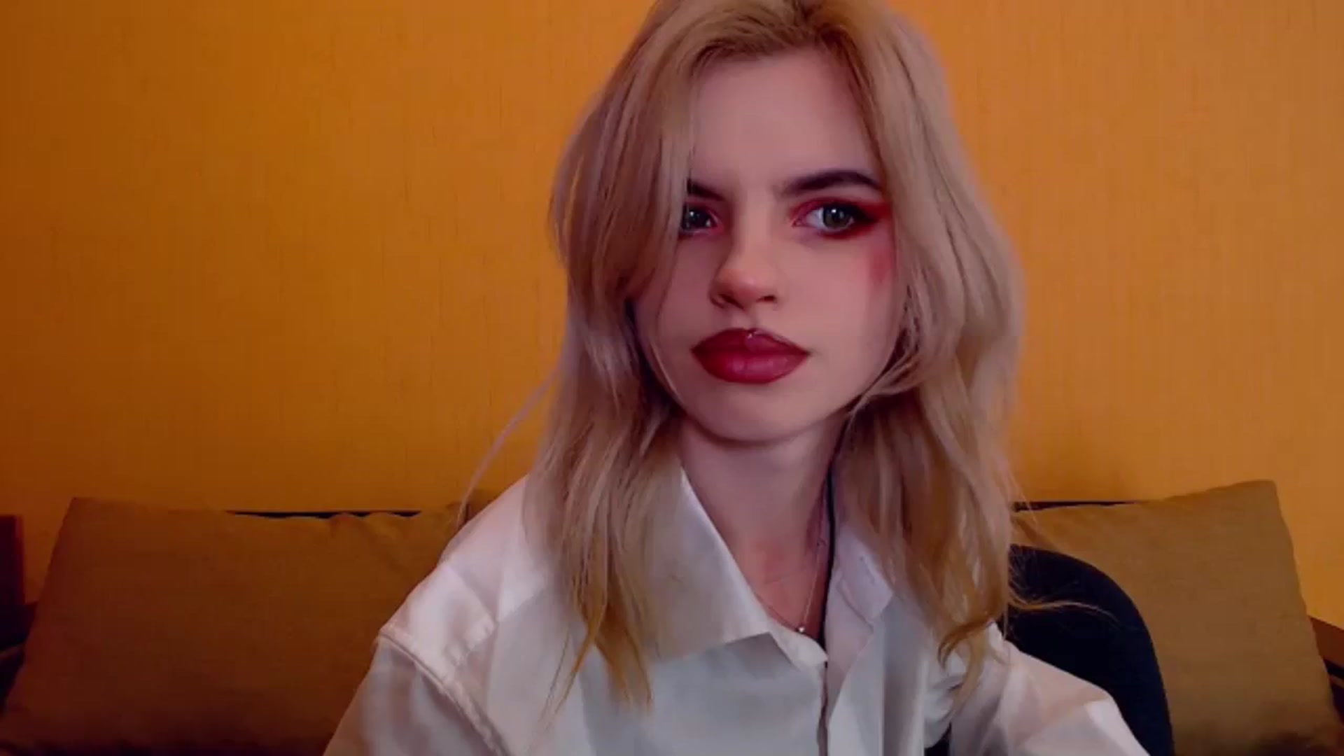 Gallery image thumbnail from Erineys's myfreecams stream on, 12/04/2023, 16:52 image 7 of 20