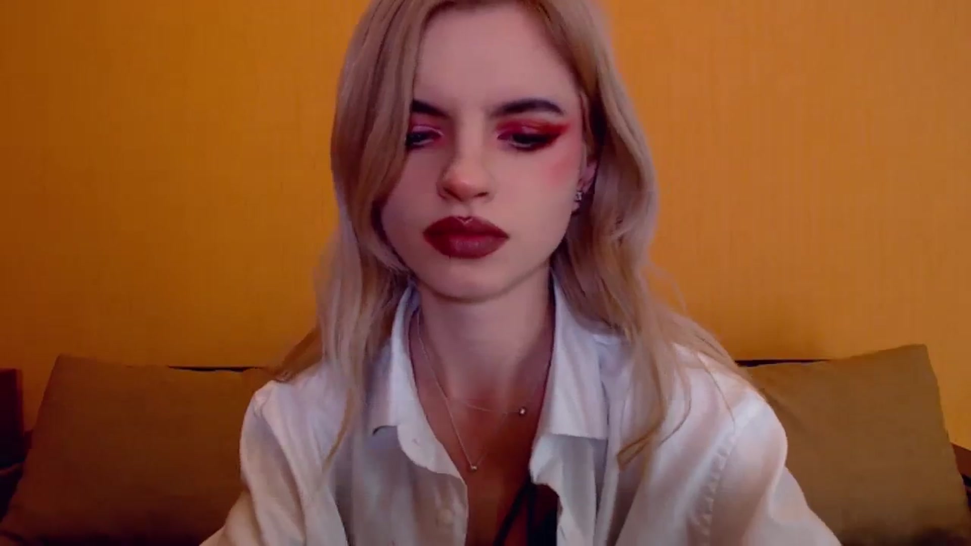 Gallery image thumbnail from Erineys's myfreecams stream on, 12/04/2023, 16:52 image 20 of 20