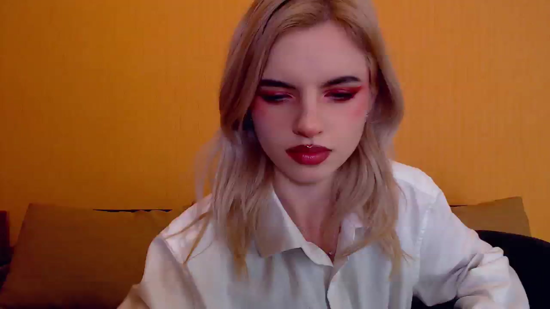 Gallery image thumbnail from Erineys's myfreecams stream on, 12/04/2023, 16:52 image 1 of 20