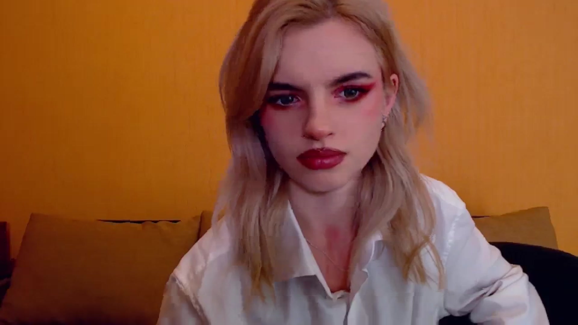 Gallery image thumbnail from Erineys's myfreecams stream on, 12/04/2023, 16:52 image 4 of 20
