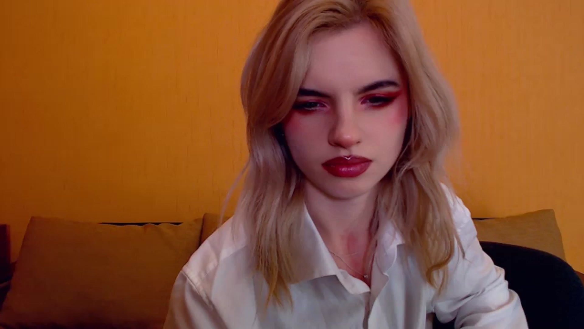Gallery image thumbnail from Erineys's myfreecams stream on, 12/04/2023, 16:52 image 6 of 20