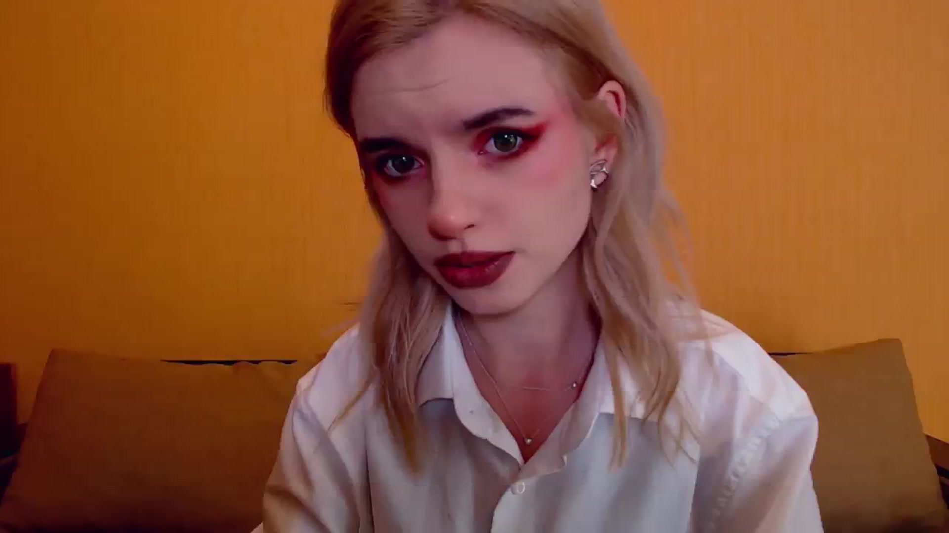 Gallery image thumbnail from Erineys's myfreecams stream on, 12/04/2023, 16:52 image 12 of 20