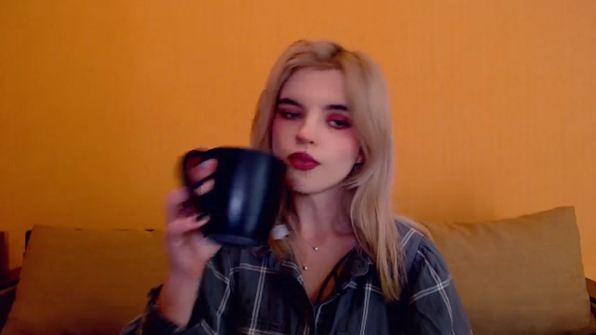 Gallery image thumbnail from Erineys's myfreecams stream on, 12/07/2023, 14:51 image 9 of 20
