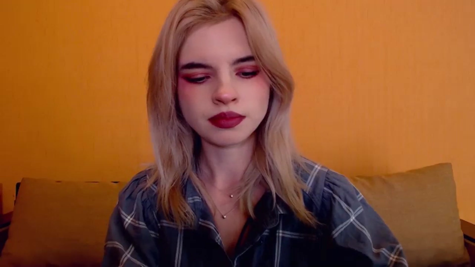 Gallery image thumbnail from Erineys's myfreecams stream on, 12/07/2023, 14:51 image 3 of 20