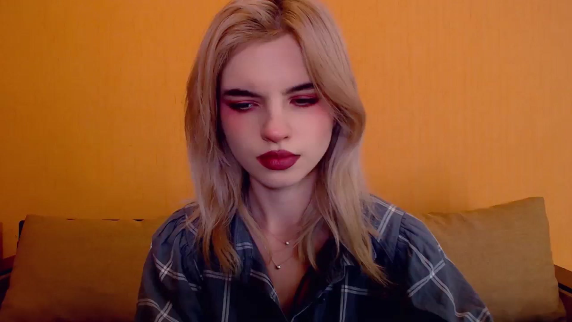 Gallery image thumbnail from Erineys's myfreecams stream on, 12/07/2023, 14:51 image 1 of 20