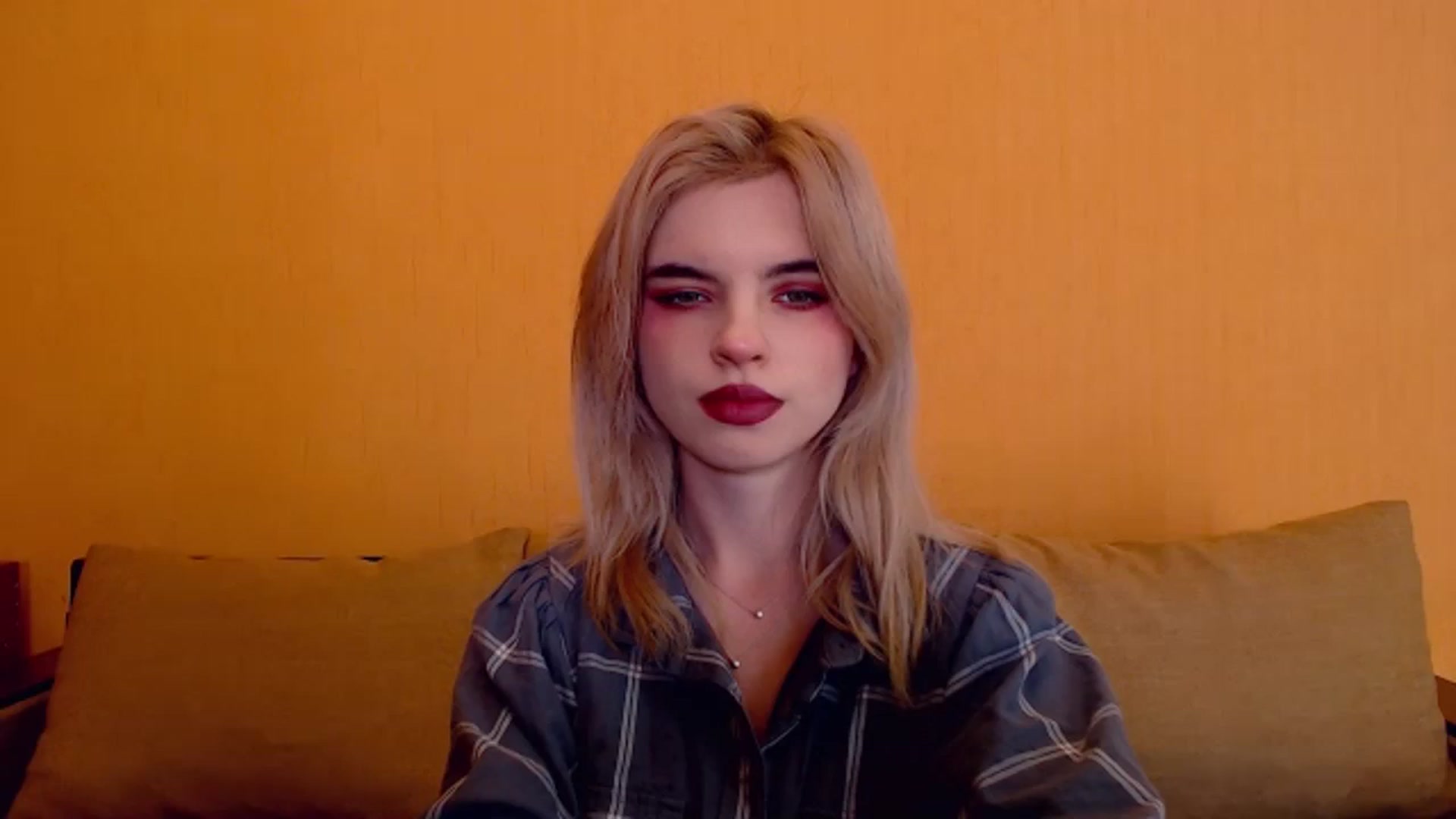 Gallery image thumbnail from Erineys's myfreecams stream on, 12/07/2023, 14:51 image 12 of 20