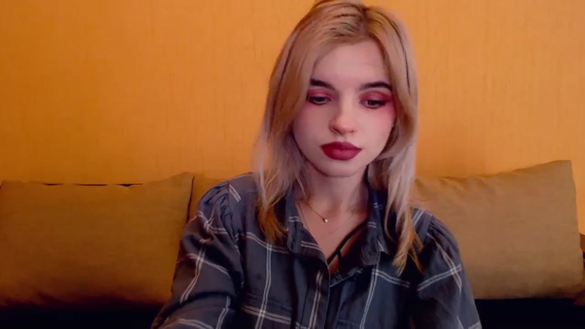 Gallery image thumbnail from Erineys's myfreecams stream on, 12/07/2023, 15:57 image 12 of 20