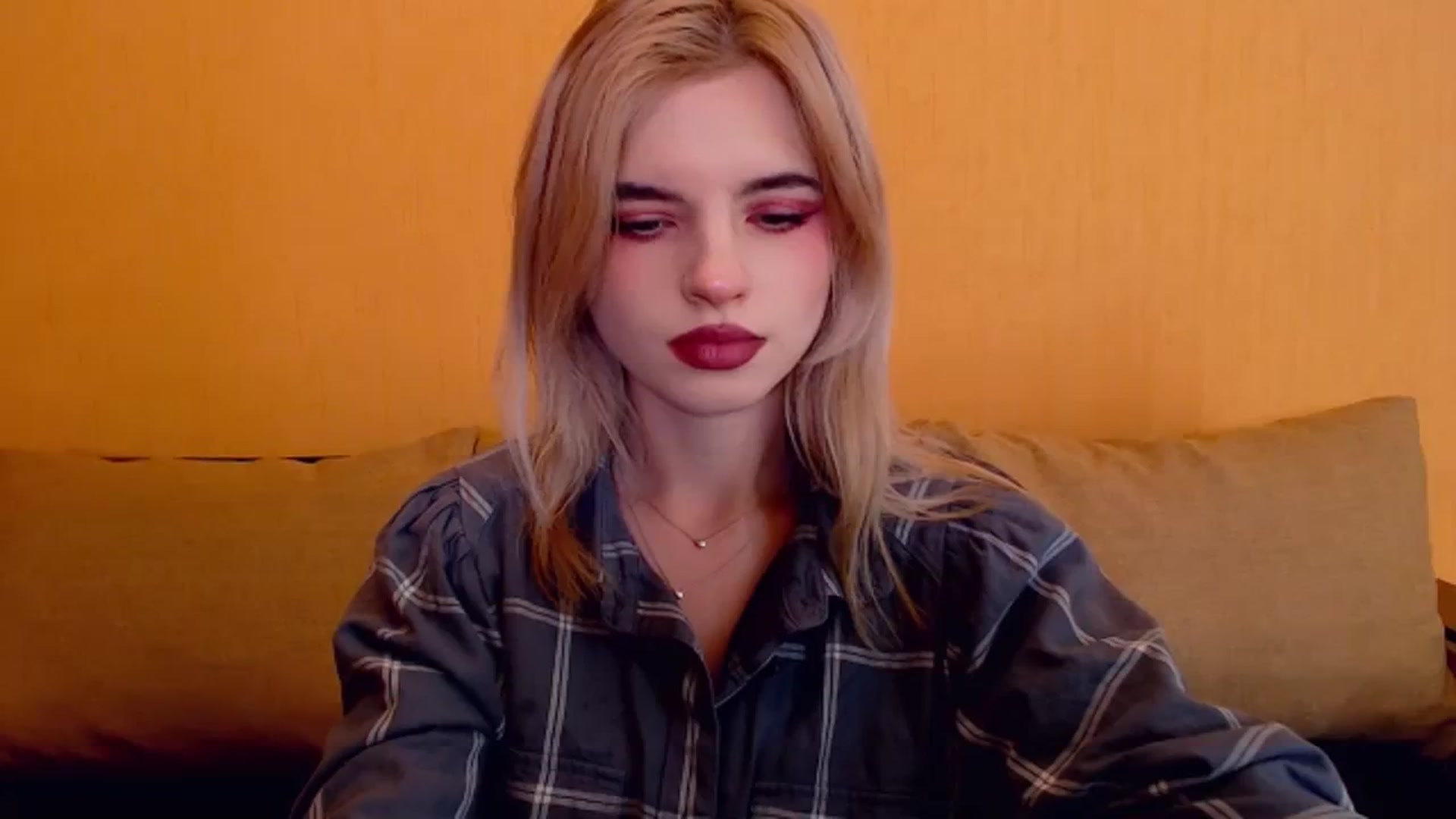 Gallery image thumbnail from Erineys's myfreecams stream on, 12/07/2023, 15:57 image 7 of 20