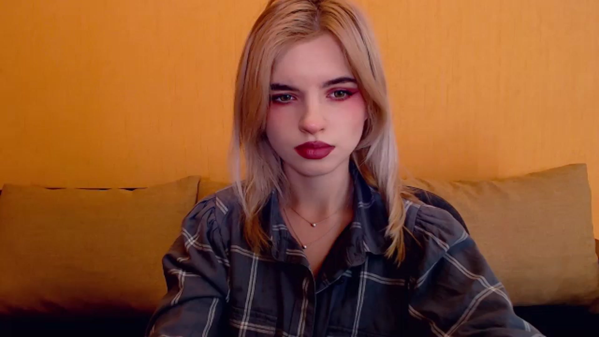 Gallery image thumbnail from Erineys's myfreecams stream on, 12/07/2023, 15:57 image 10 of 20