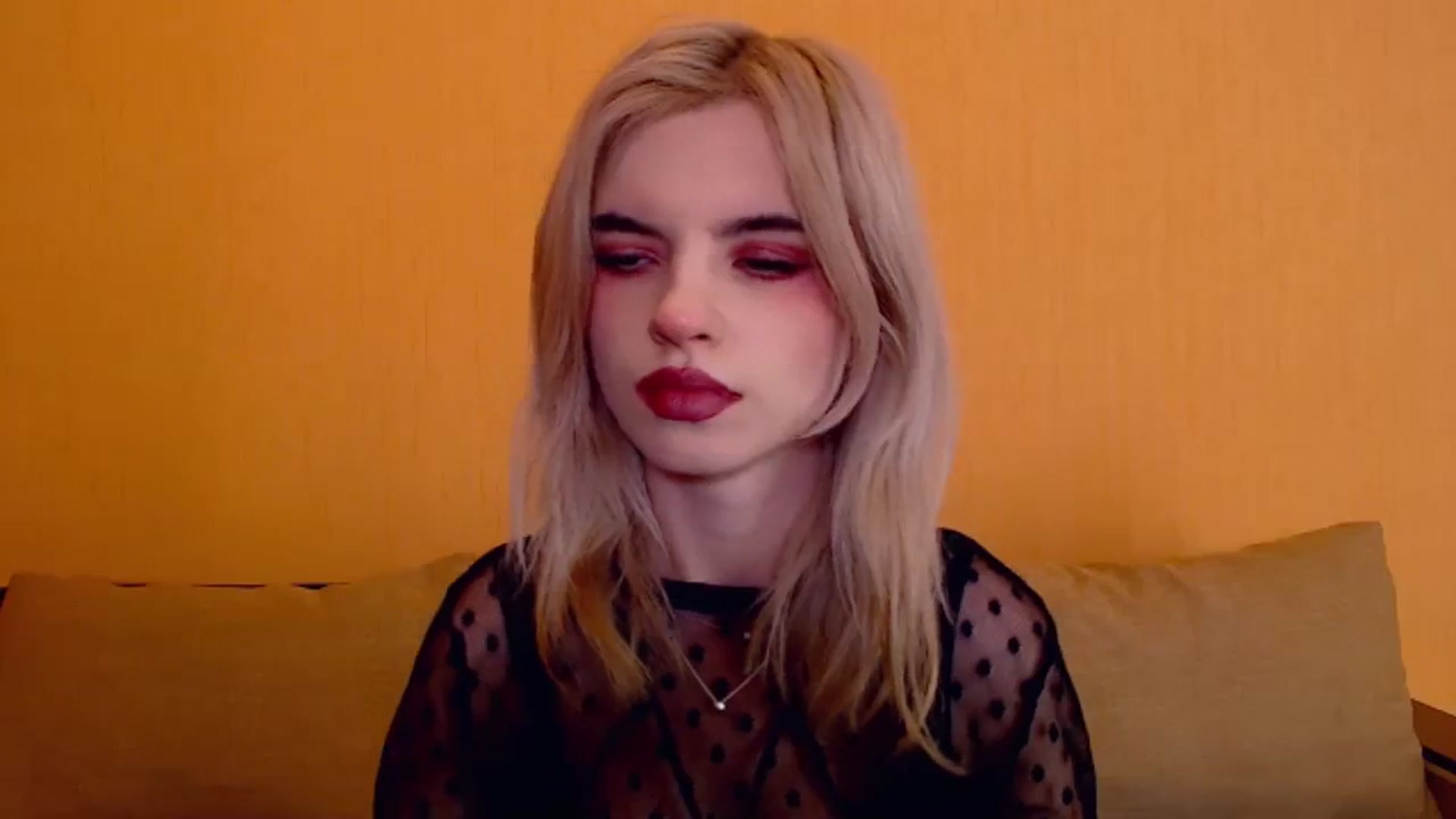 Gallery image thumbnail from Erineys's myfreecams stream on, 12/07/2023, 17:52 image 3 of 20