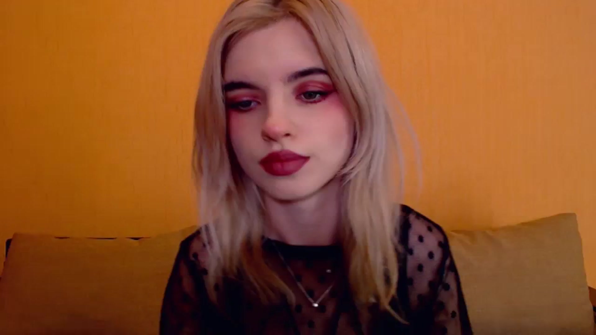 Gallery image thumbnail from Erineys's myfreecams stream on, 12/07/2023, 17:52 image 16 of 20