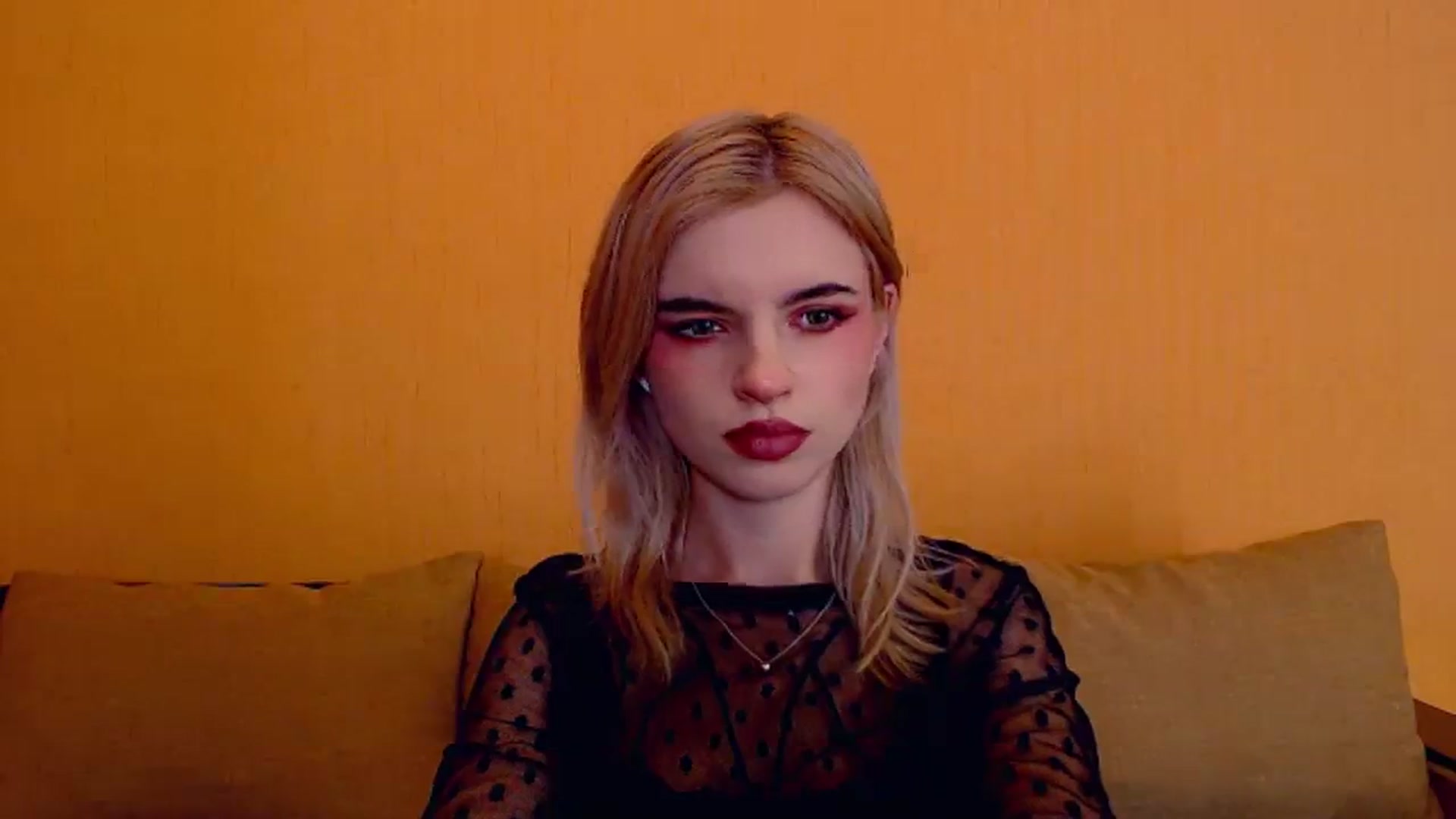 Gallery image thumbnail from Erineys's myfreecams stream on, 12/07/2023, 17:52 image 11 of 20