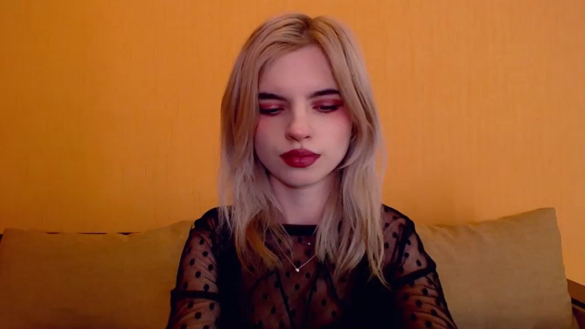 Gallery image thumbnail from Erineys's myfreecams stream on, 12/07/2023, 17:52 image 2 of 20