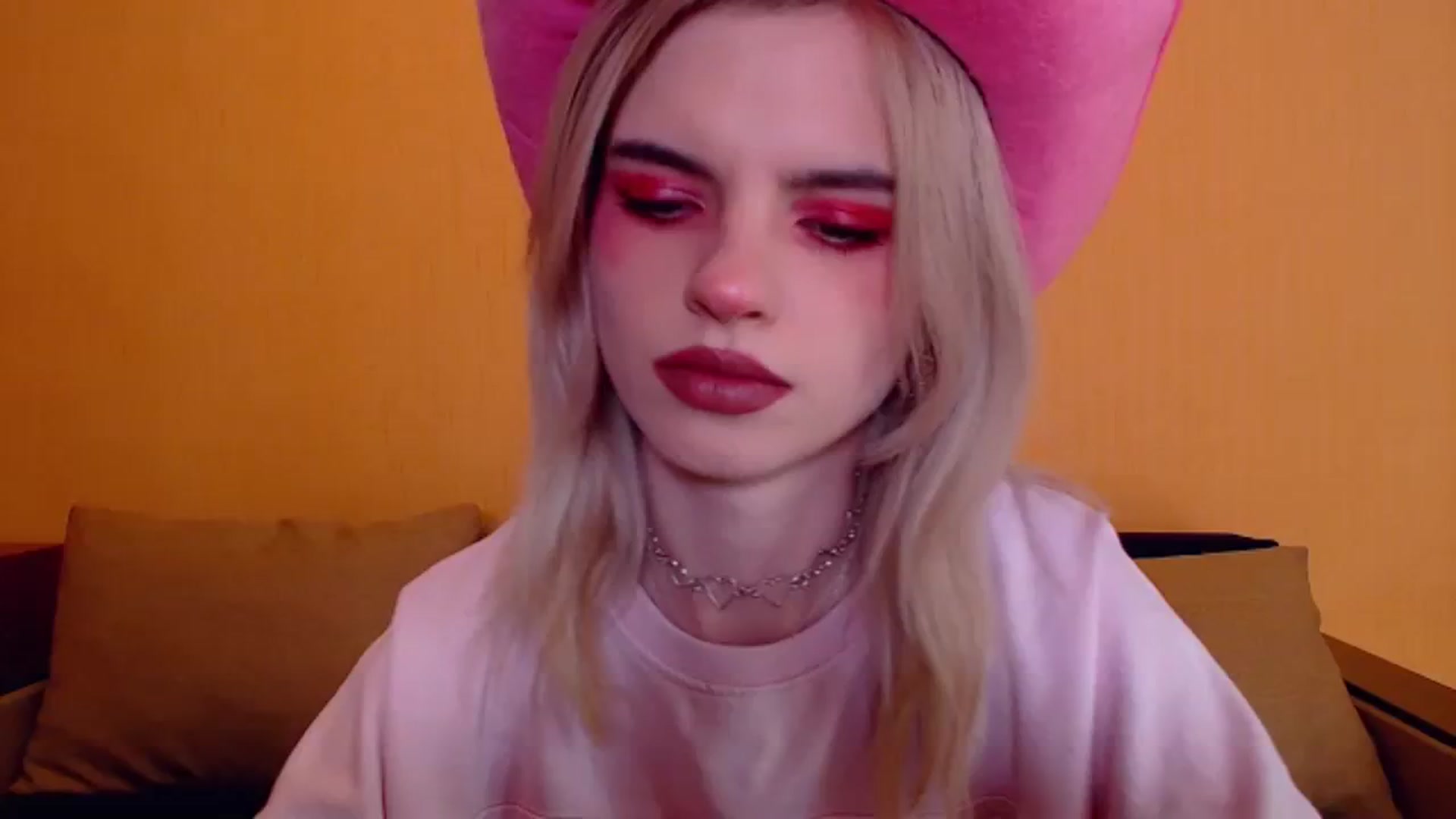 Gallery image thumbnail from Erineys's myfreecams stream on, 12/08/2023, 15:10 image 1 of 20