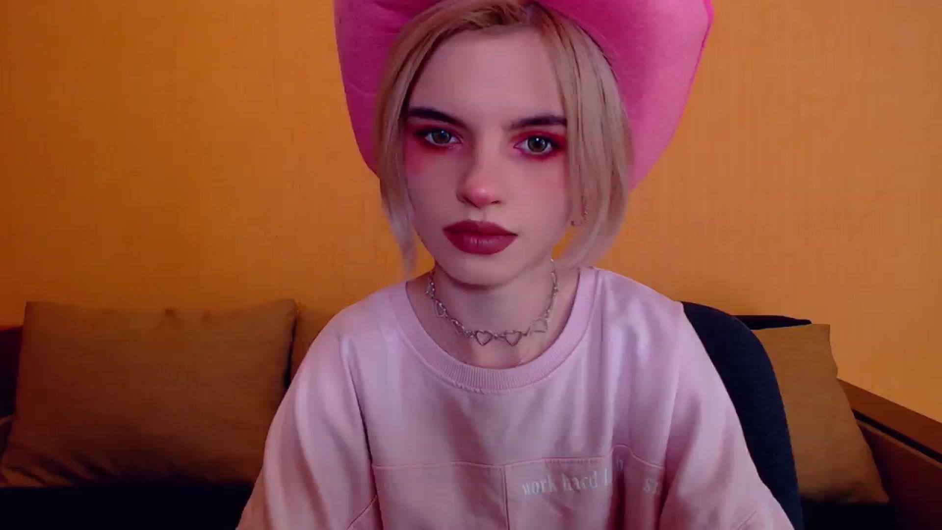 Gallery image thumbnail from Erineys's myfreecams stream on, 12/08/2023, 15:50 image 8 of 20