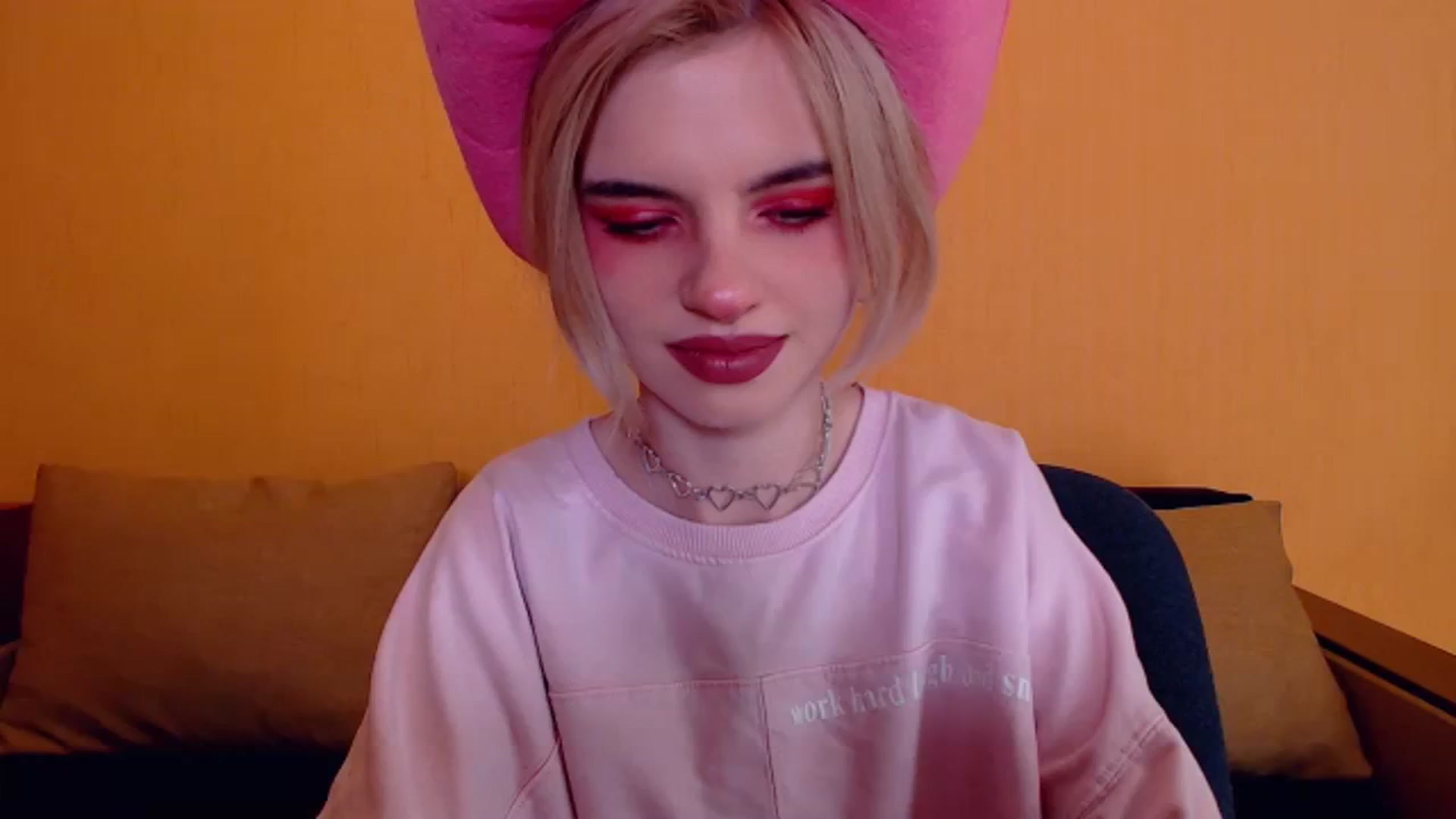Gallery image thumbnail from Erineys's myfreecams stream on, 12/08/2023, 15:50 image 1 of 20