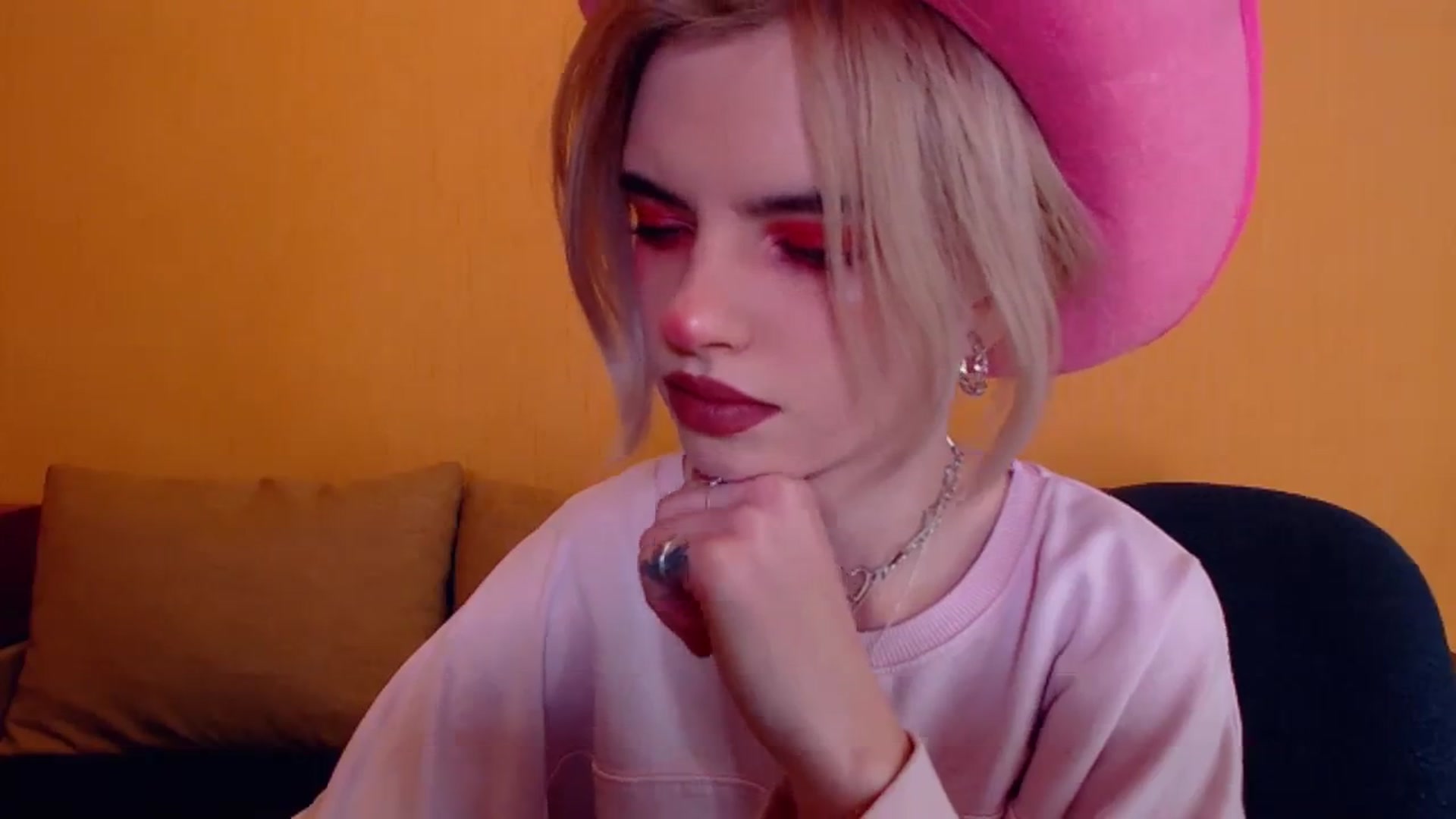 Gallery image thumbnail from Erineys's myfreecams stream on, 12/08/2023, 15:50 image 18 of 20