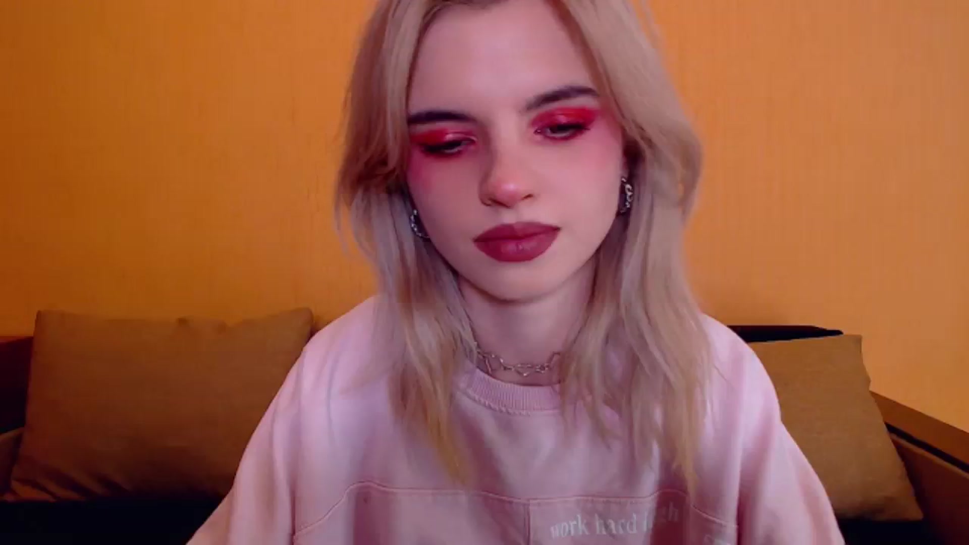 Gallery image thumbnail from Erineys's myfreecams stream on, 12/08/2023, 17:24 image 12 of 20