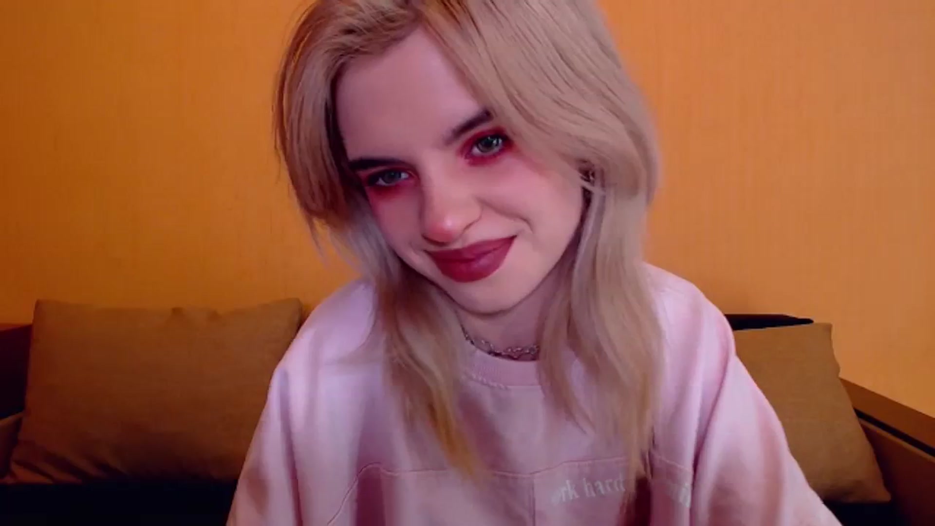 Gallery image thumbnail from Erineys's myfreecams stream on, 12/08/2023, 17:24 image 11 of 20