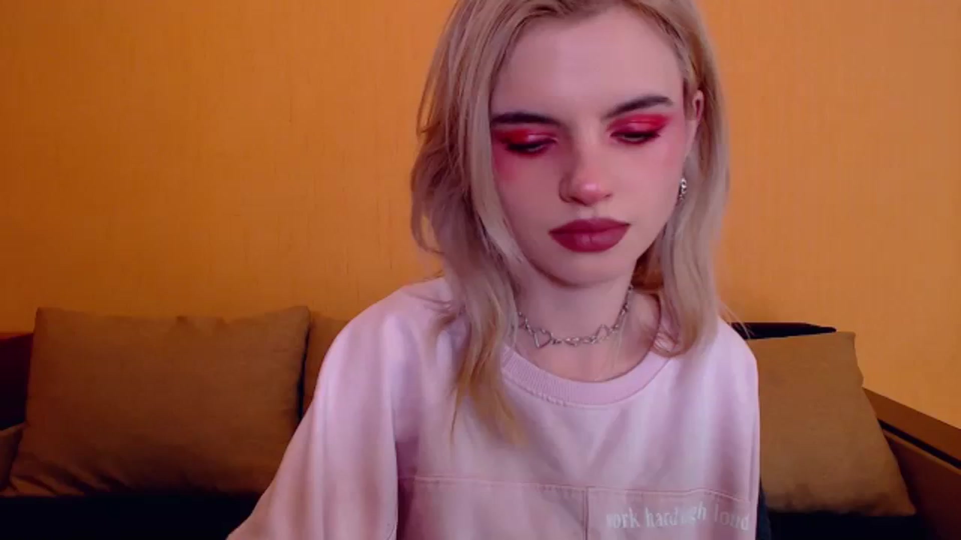 Gallery image thumbnail from Erineys's myfreecams stream on, 12/08/2023, 17:24 image 1 of 20