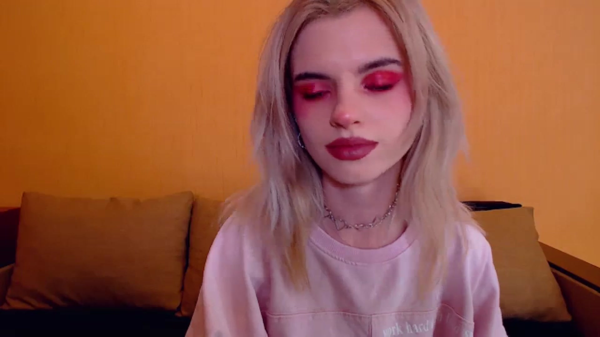 Gallery image thumbnail from Erineys's myfreecams stream on, 12/08/2023, 17:24 image 4 of 20