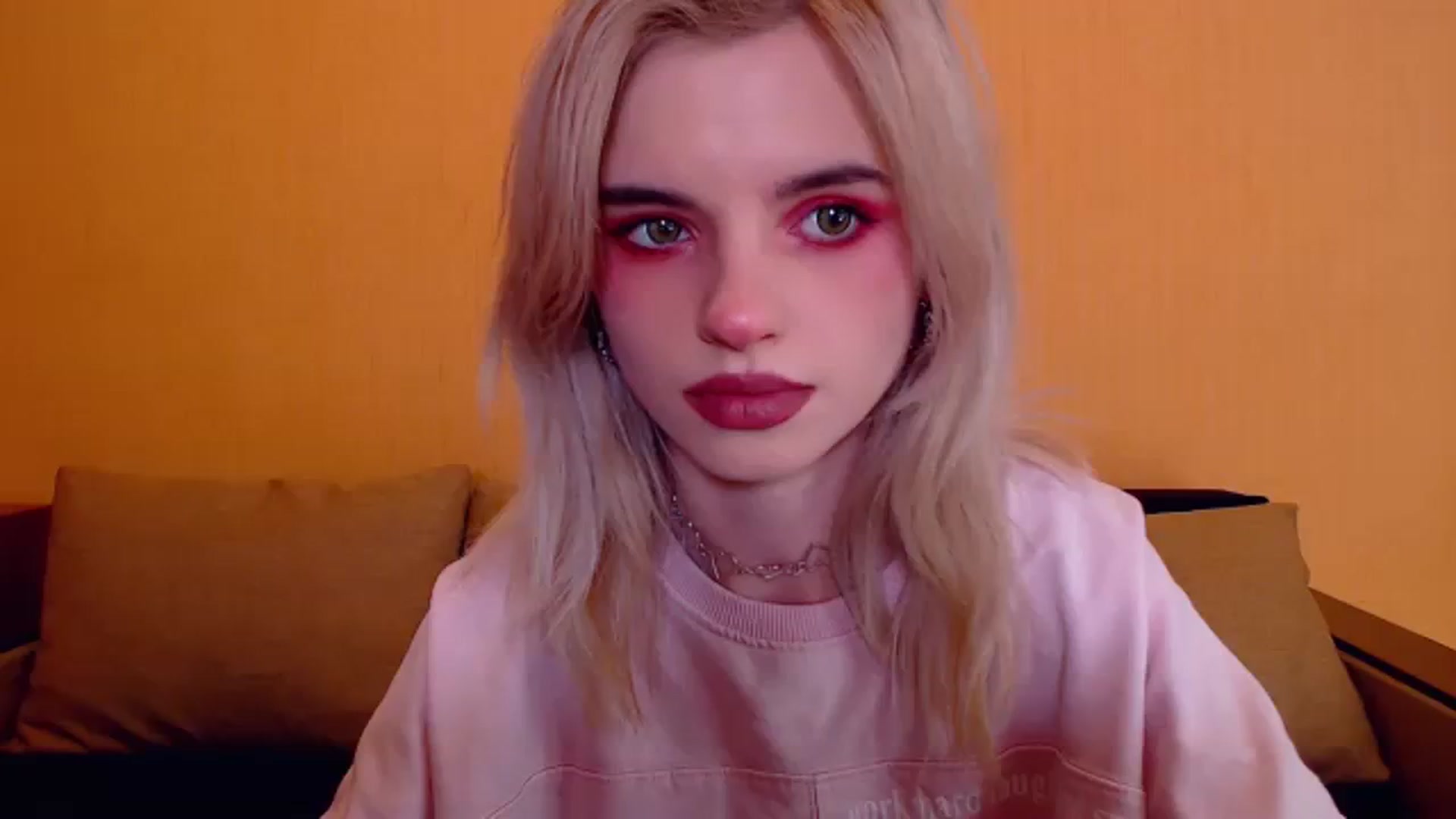 Gallery image thumbnail from Erineys's myfreecams stream on, 12/08/2023, 17:24 image 20 of 20