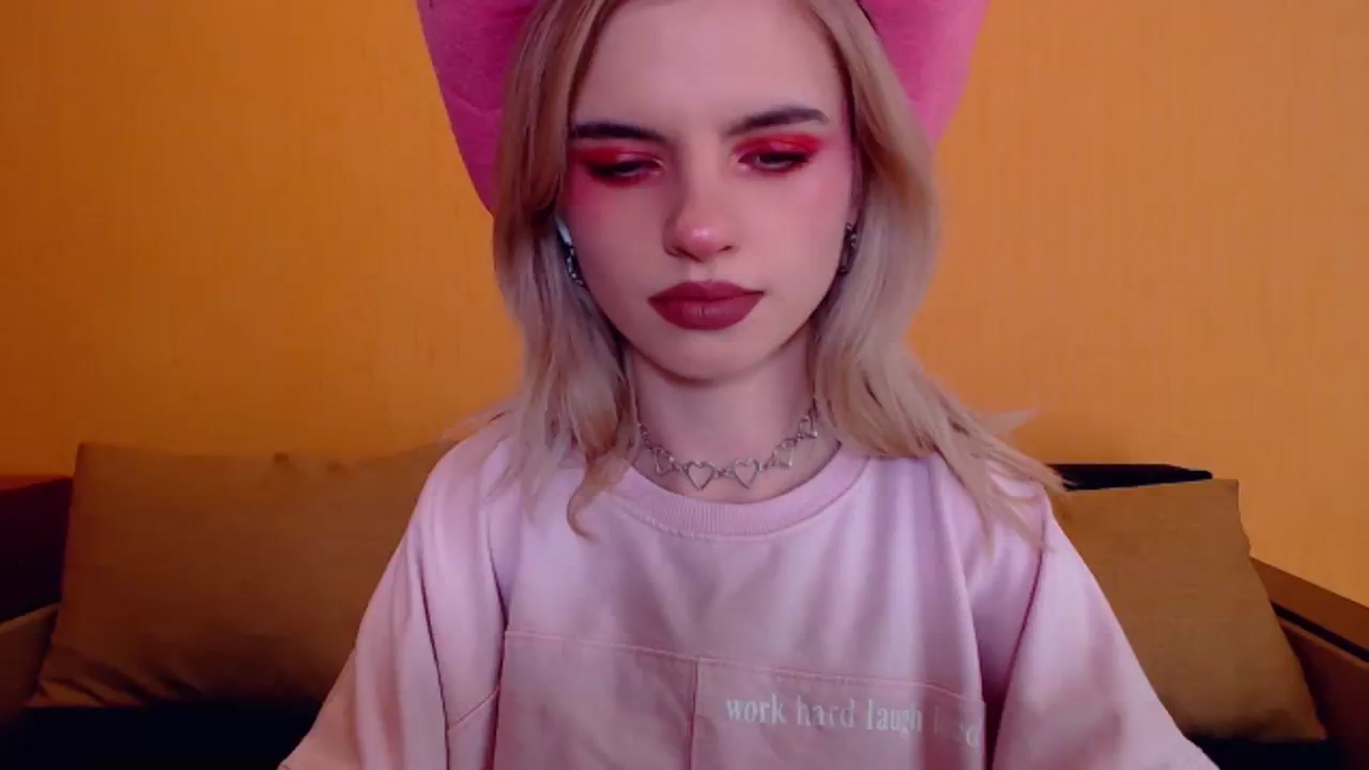 Gallery image thumbnail from Erineys's myfreecams stream on, 12/08/2023, 18:54 image 20 of 20