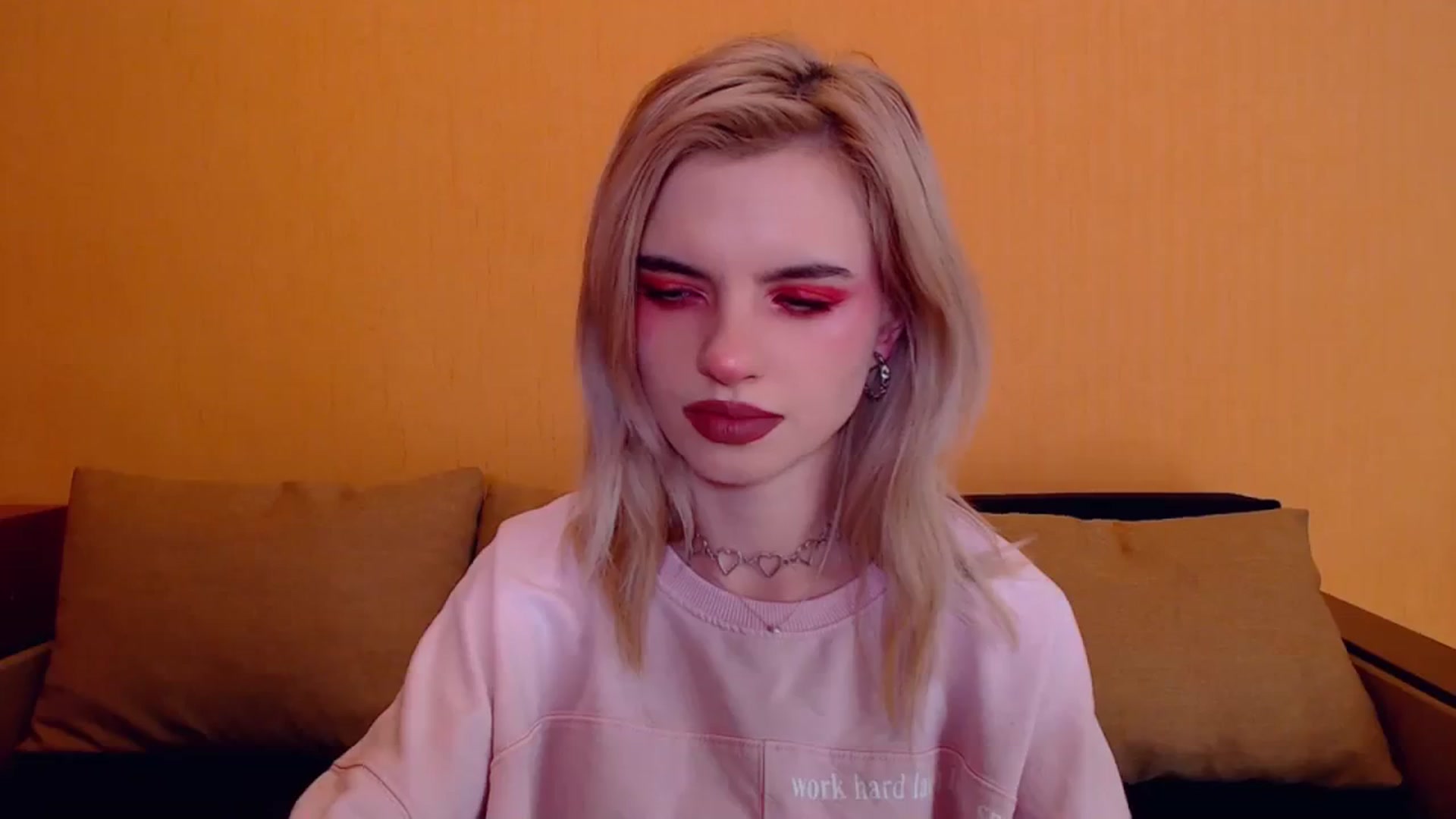 Gallery image thumbnail from Erineys's myfreecams stream on, 12/08/2023, 18:54 image 5 of 20