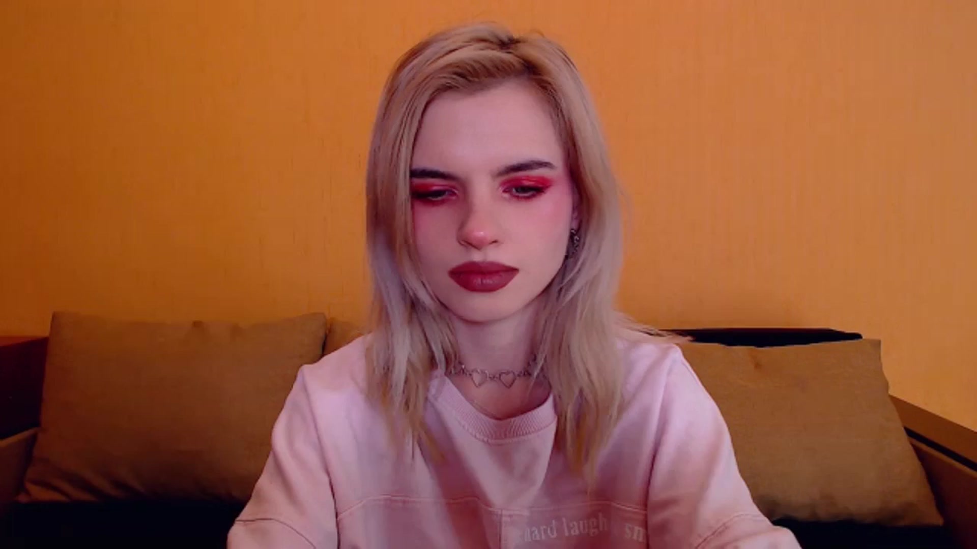 Gallery image thumbnail from Erineys's myfreecams stream on, 12/08/2023, 18:54 image 11 of 20
