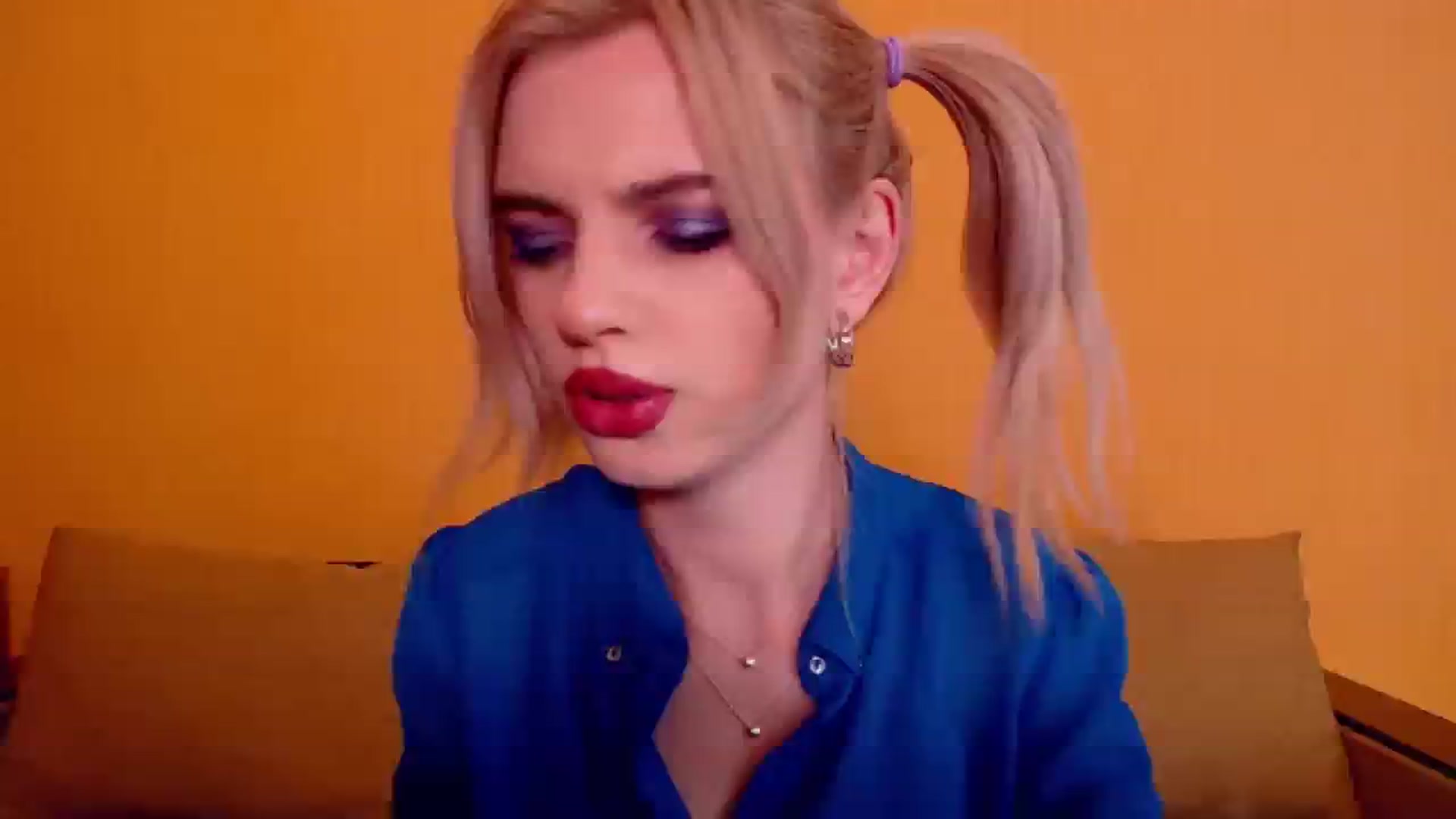 Gallery image thumbnail from Erineys's myfreecams stream on, 12/09/2023, 16:31 image 19 of 20