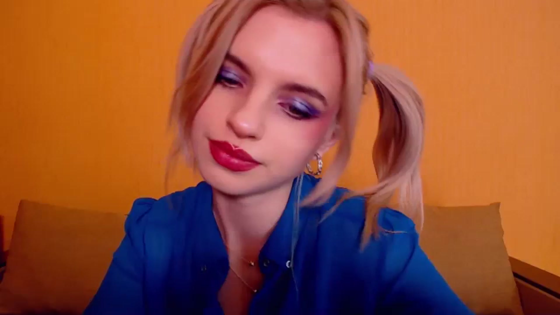 Gallery image thumbnail from Erineys's myfreecams stream on, 12/09/2023, 16:31 image 18 of 20