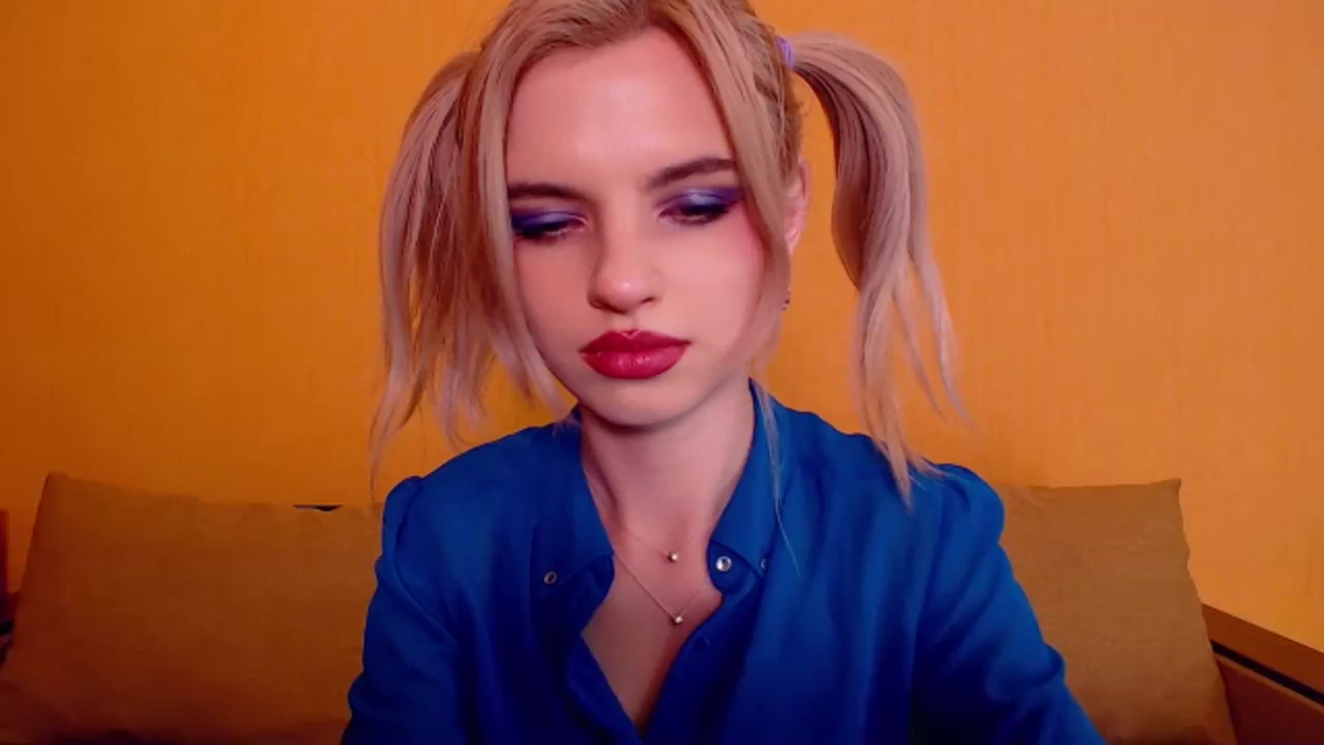 Gallery image thumbnail from Erineys's myfreecams stream on, 12/09/2023, 16:31 image 16 of 20