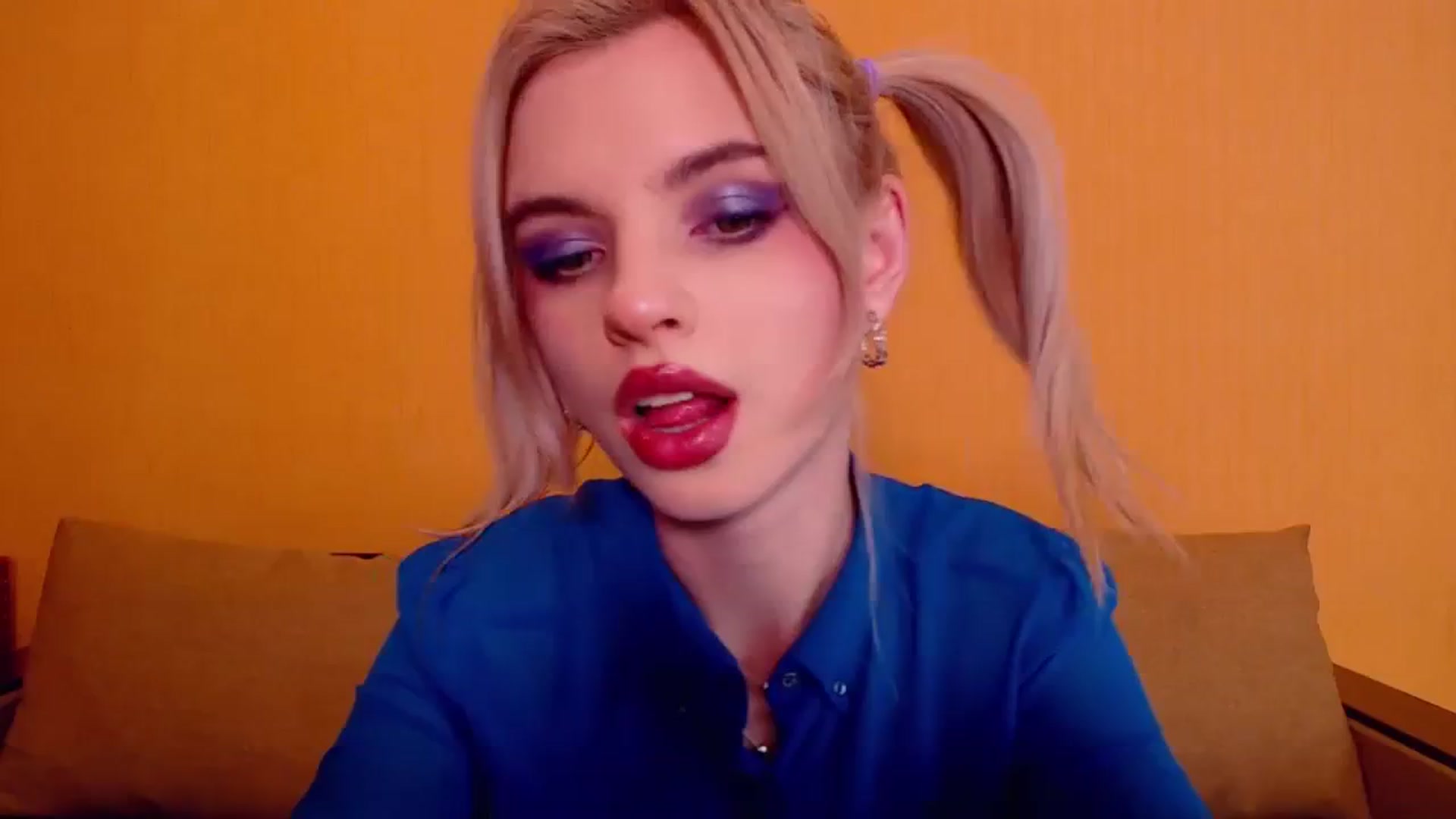 Gallery image thumbnail from Erineys's myfreecams stream on, 12/09/2023, 16:31 image 7 of 20