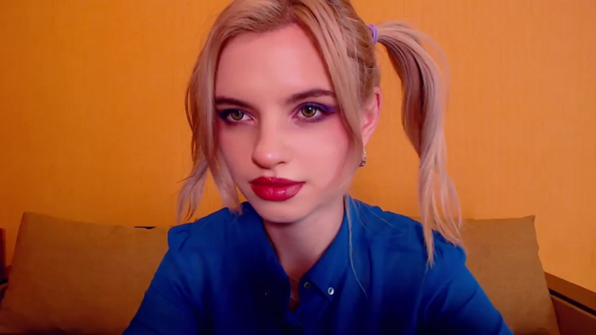 Gallery image thumbnail from Erineys's myfreecams stream on, 12/09/2023, 16:31 image 5 of 20