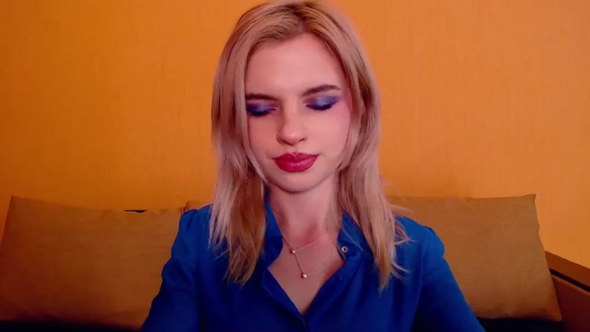 Gallery image thumbnail from Erineys's myfreecams stream on, 12/09/2023, 17:59 image 6 of 20