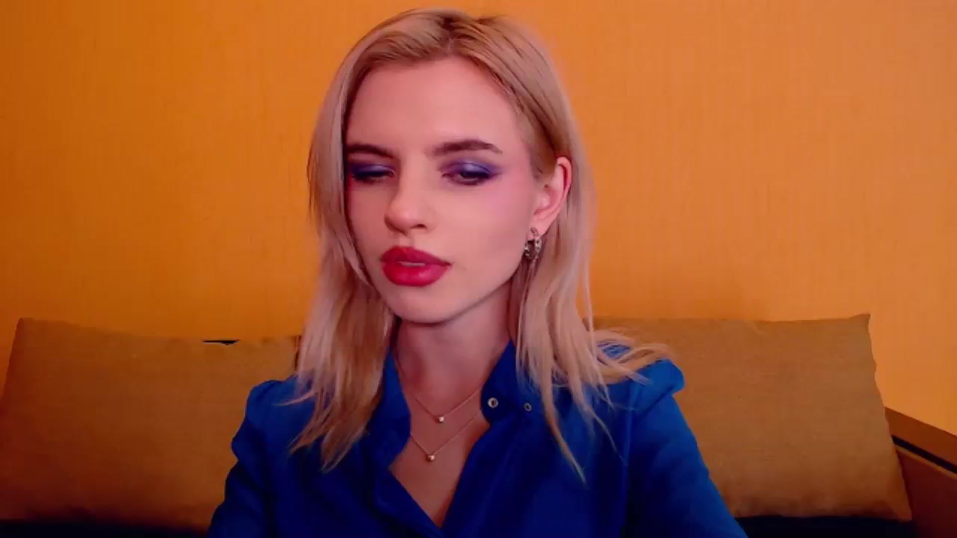 Gallery image thumbnail from Erineys's myfreecams stream on, 12/09/2023, 17:59 image 3 of 20