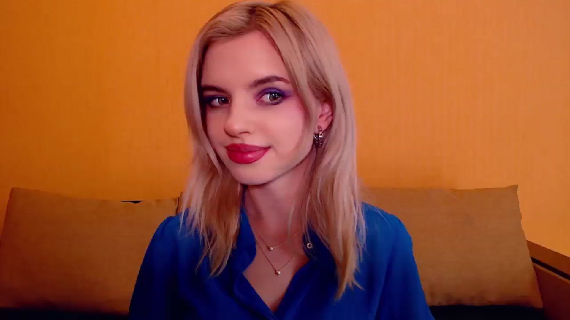 Gallery image thumbnail from Erineys's myfreecams stream on, 12/09/2023, 17:59 image 8 of 20