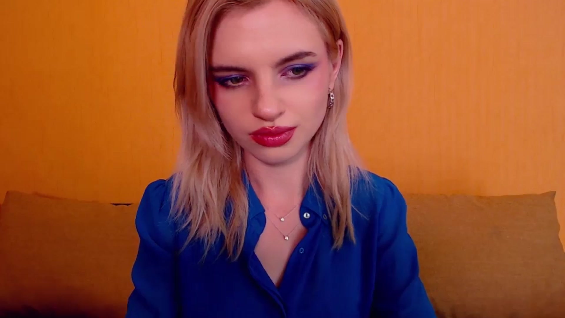 Gallery image thumbnail from Erineys's myfreecams stream on, 12/09/2023, 17:59 image 17 of 20