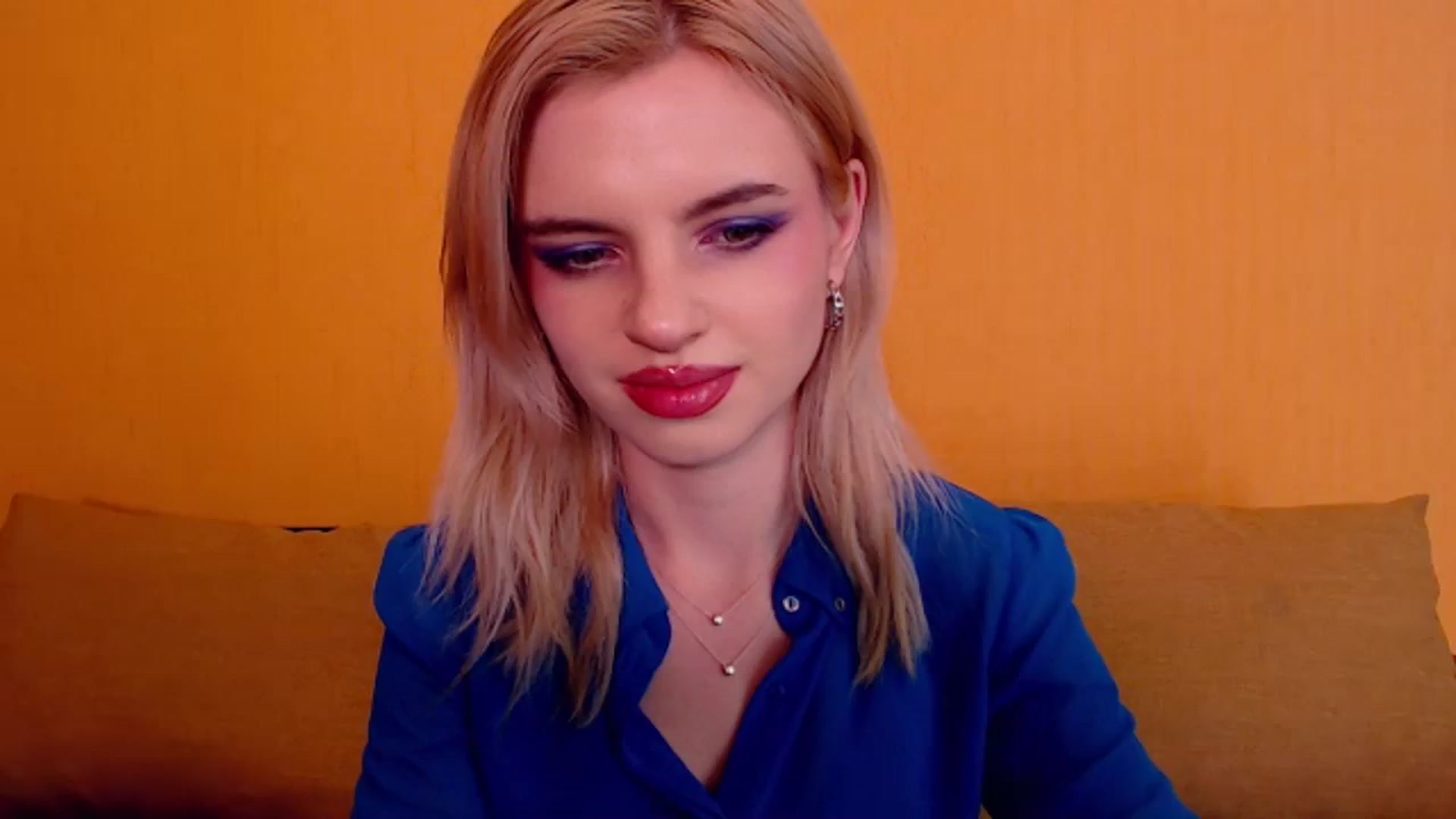 Gallery image thumbnail from Erineys's myfreecams stream on, 12/09/2023, 17:59 image 15 of 20
