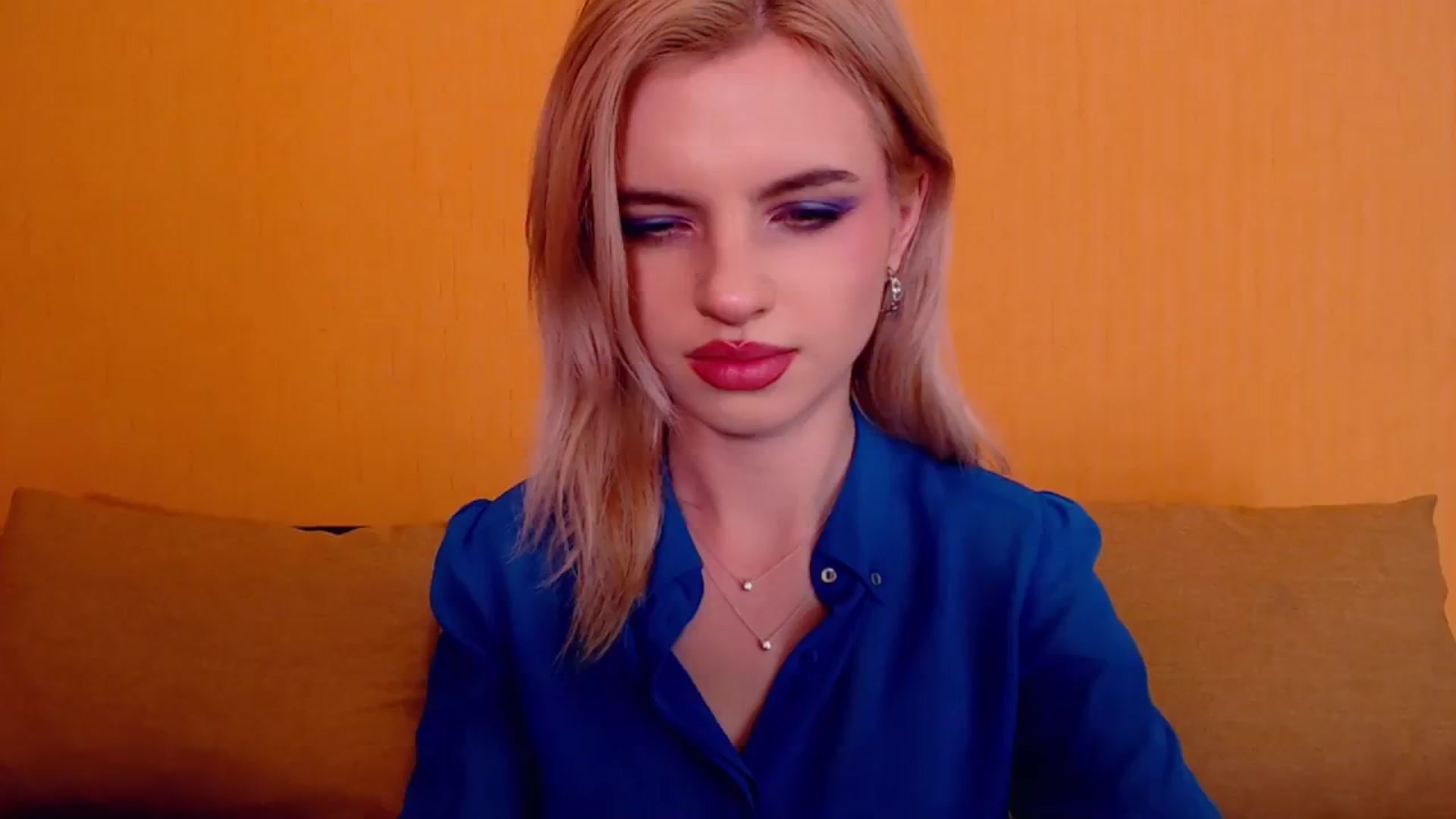 Gallery image thumbnail from Erineys's myfreecams stream on, 12/09/2023, 17:59 image 11 of 20