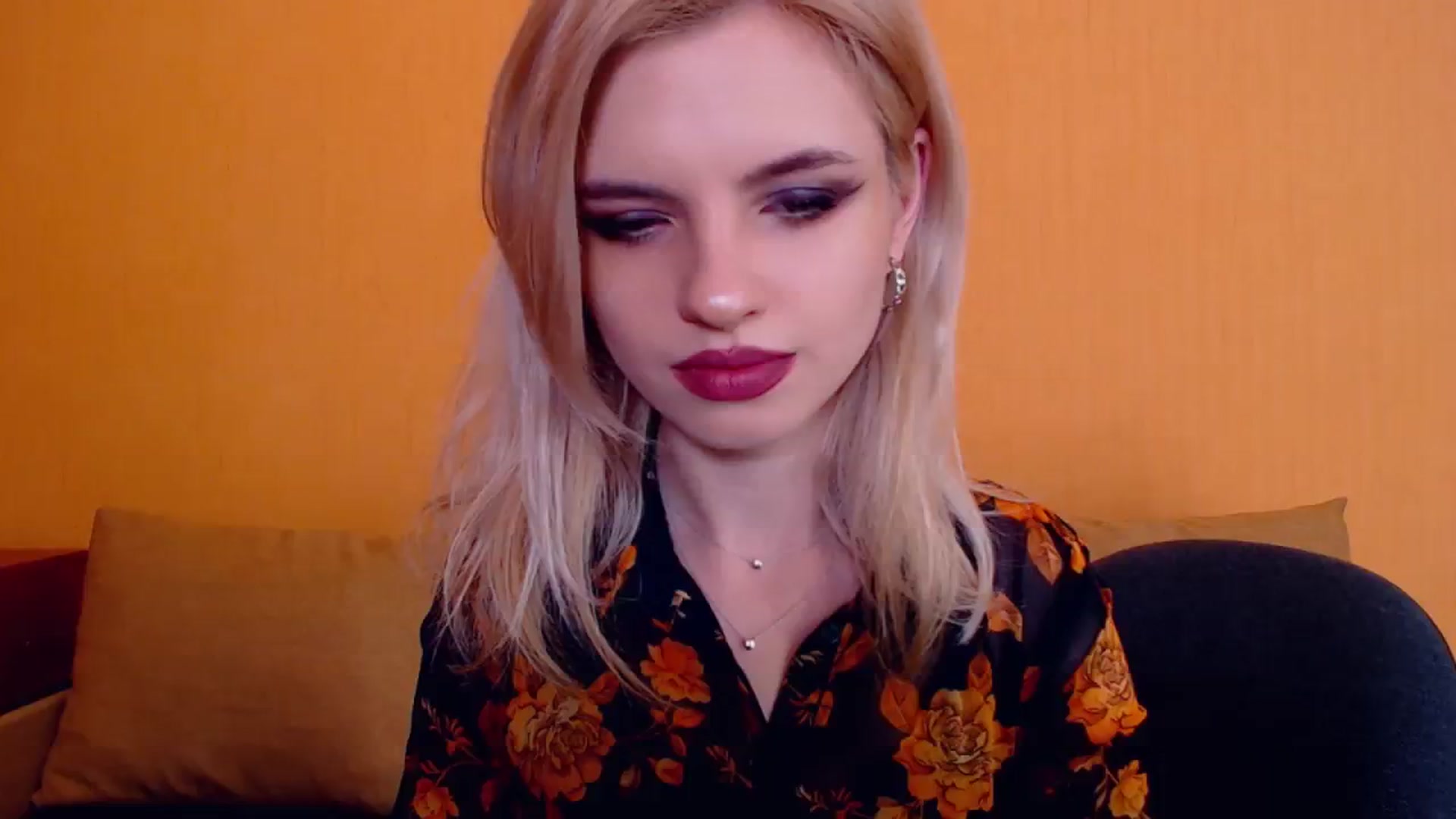 Gallery image thumbnail from Erineys's myfreecams stream on, 12/10/2023, 15:19 image 15 of 20